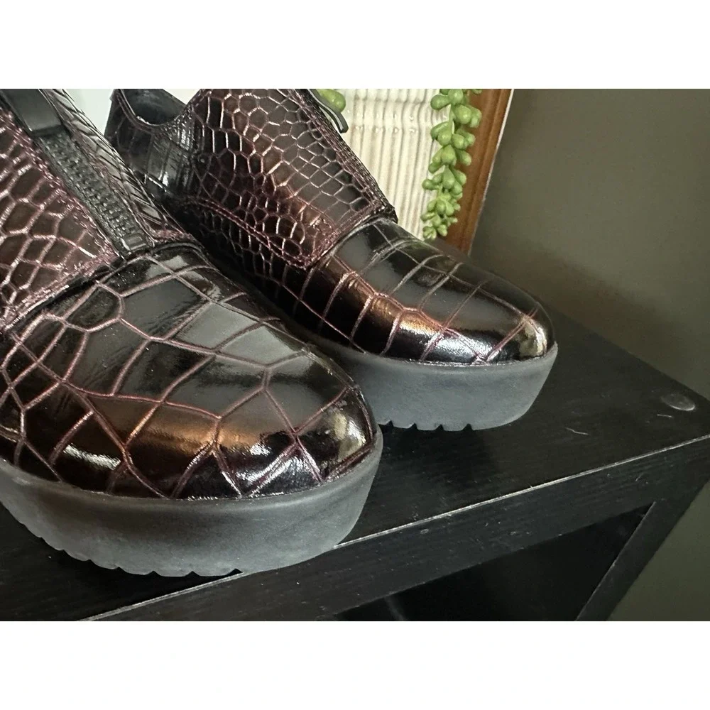 Opening Ceremony Crocodile Embossed Leather‎ Platform Loafers 36
